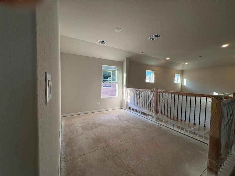 Image 32 of a home in La Cima.