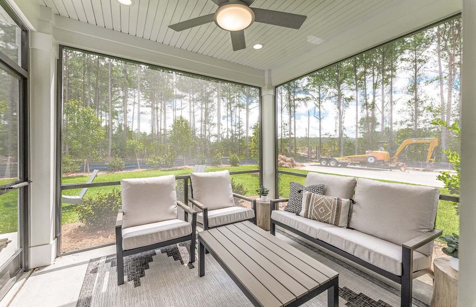 Exterior details and patio area of a home in Heartwood, Richmond Hill (Image 25).