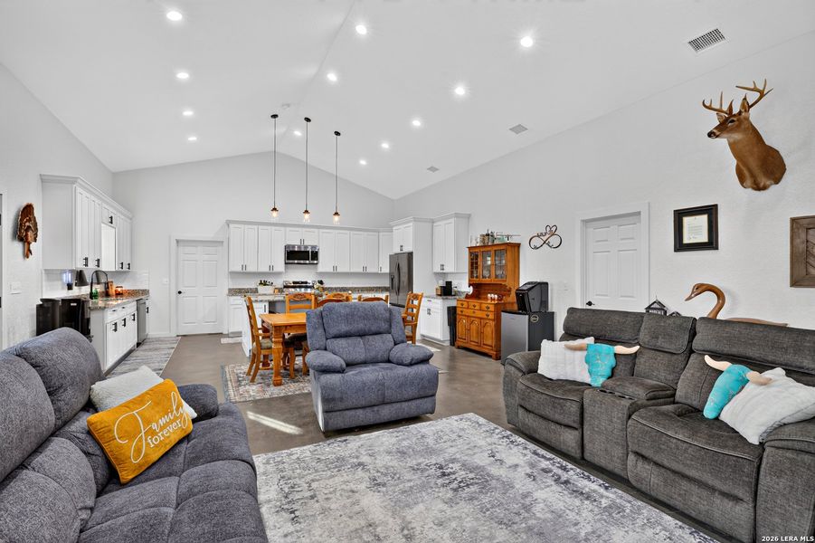 Furnished interior view inside a new home in , Kenedy (Image 14).