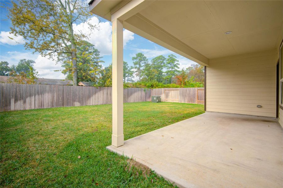 Exterior details and patio area of a home in Breckenridge Park, Rosenberg (Image 4). Exterior details and patio area of a home in Breckenridge Park, Rosenberg (Image 4).
