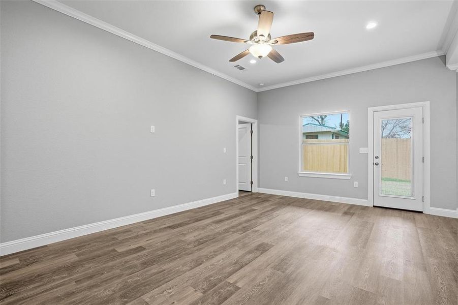 Spacious, unfurnished interior of a new home in , Granbury (Image 37).