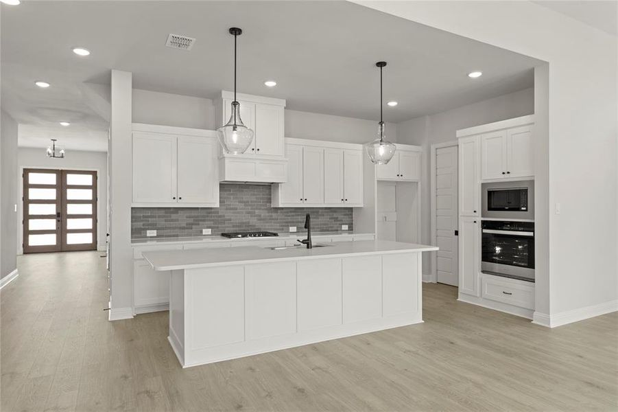 10. 9721 Dahlia - Kitchen (2)