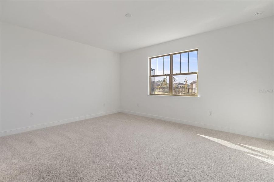 Spacious, unfurnished interior of a new home in Lakes at Harmony, Harmony (Image 23).