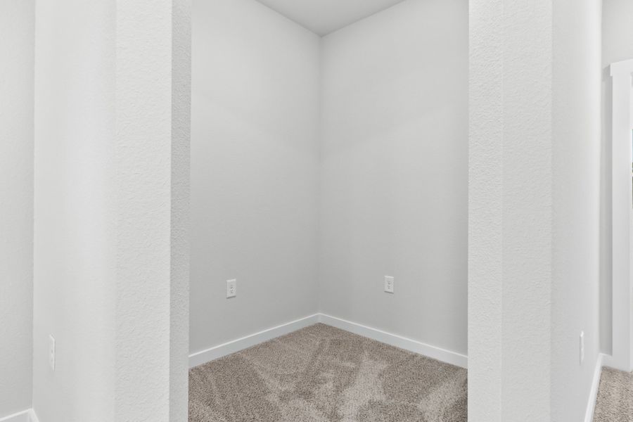 Spacious, unfurnished interior of a new home in Ten Mile Creek, Celina (Image 37).