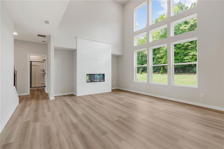 Spacious, unfurnished interior of a new home in Windsong Estates, McDonough (Image 25).