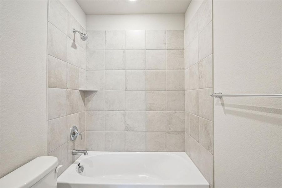 Photo is not of the actual home, but is an inspirational photo of builder’s model home and may depict options, furnishings, and/or decorator features that are not included. Photo is not of the actual home, but is an inspirational photo of builder’s model home and may depict options, furnishings, and/or decorator features that are not included.