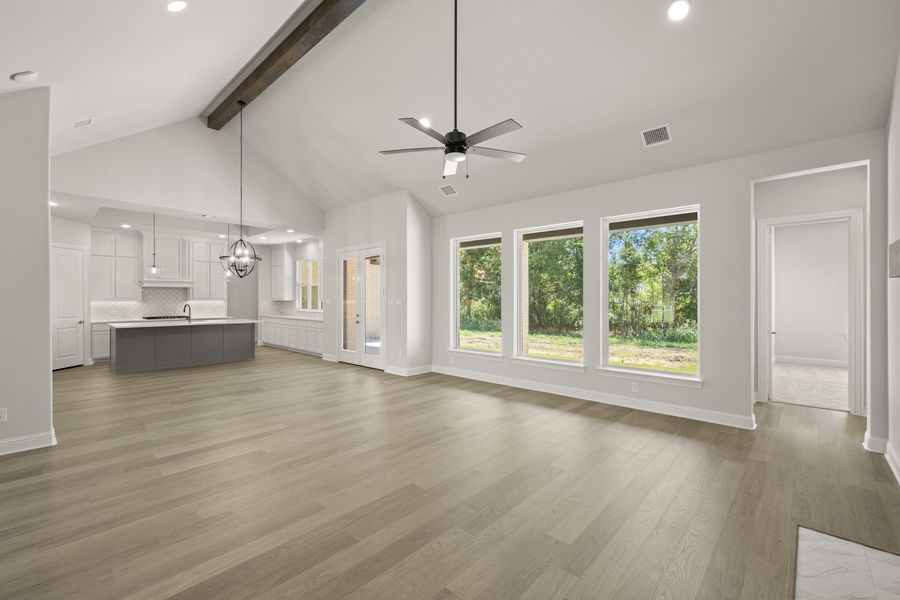 Spacious, unfurnished interior of a new home in Waterfall Ranch, Waxahachie (Image 15).