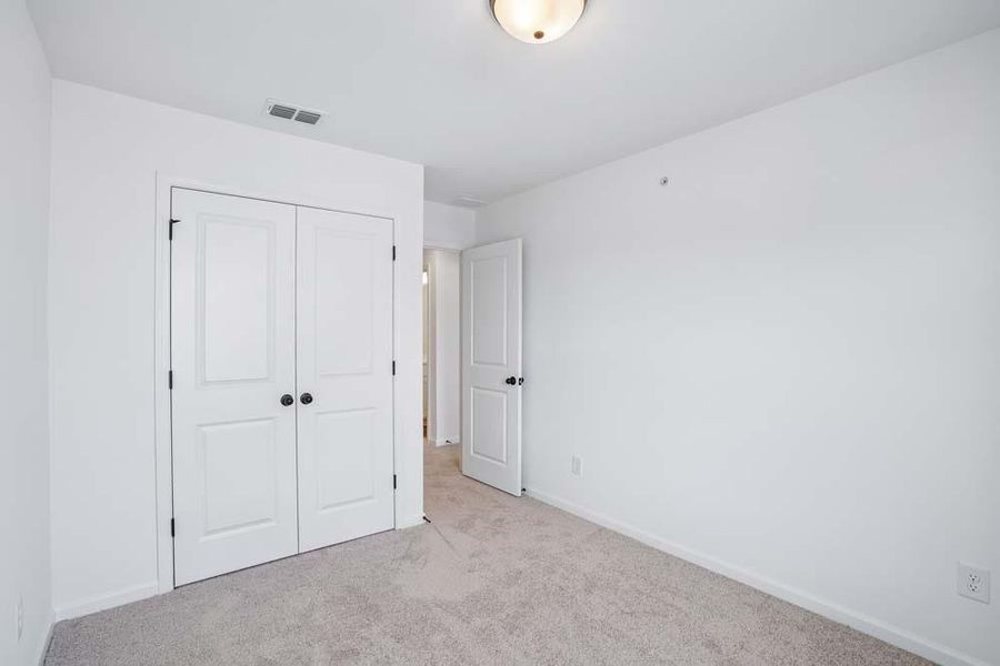 Spacious, unfurnished interior of a new home in Laurelwood, Douglasville (Image 29). Spacious, unfurnished interior of a new home in Laurelwood, Douglasville (Image 29).