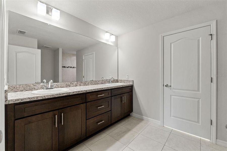 Furnished interior view inside a new home in , Spring Hill (Image 20).