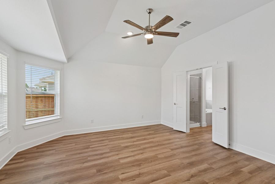 Spacious, unfurnished interior of a new home in Summerview, Fulshear (Image 9). Spacious, unfurnished interior of a new home in Summerview, Fulshear (Image 9).
