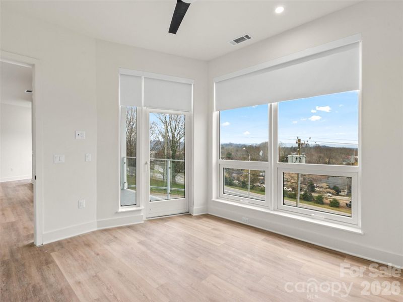 Spacious, unfurnished interior of a new home in , Asheville (Image 22).