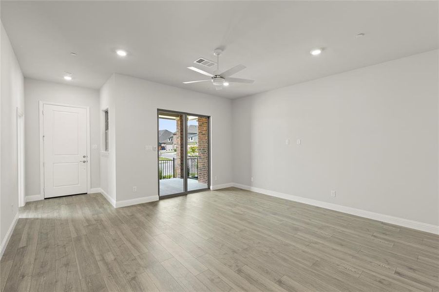 Spacious, unfurnished interior of a new home in Woodbridge, Wylie (Image 20).