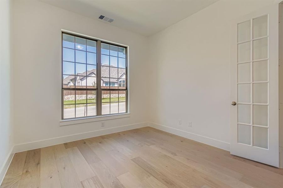 Spacious, unfurnished interior of a new home in Reunion 70s, Rhome (Image 19). Spacious, unfurnished interior of a new home in Reunion 70s, Rhome (Image 19).