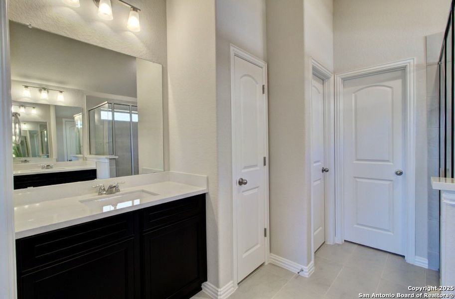 Furnished interior view inside a new home in Meyer Ranch – Premier, New Braunfels (Image 8).