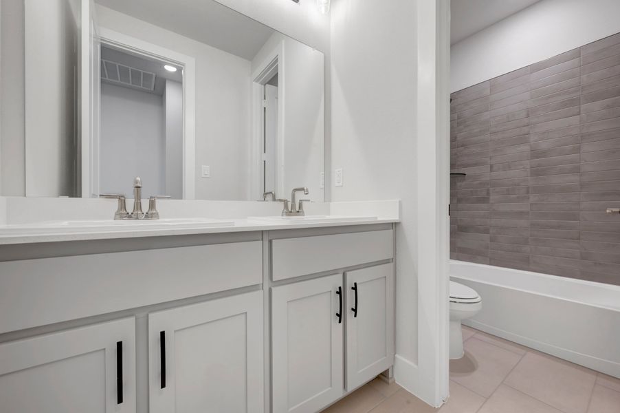 Furnished interior view inside a new home in LaPrelle, Fort Worth (Image 12).