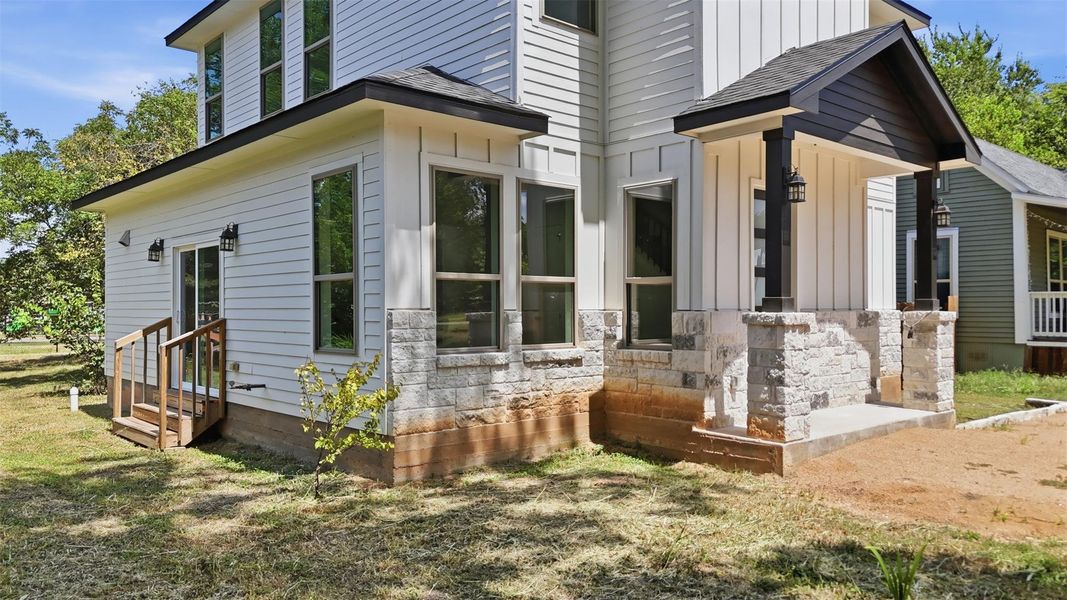 Exterior details and patio area of a home in , Smithville (Image 19).