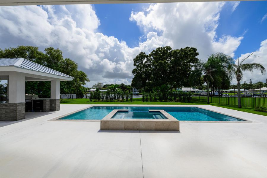 Community amenities in , Stuart (Image 48).