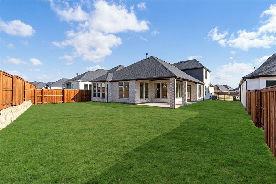 47. 4820 Belo - Back (2) 47. 4820 Belo - Back (2)