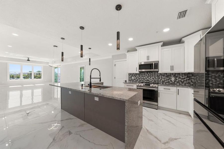 Furnished interior view inside a new home in , Clearwater (Image 11).