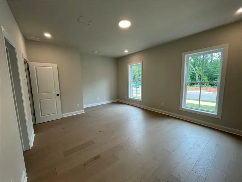 Spacious, unfurnished interior of a new home in Waterside Single Family, Peachtree Corners (Image 18). Spacious, unfurnished interior of a new home in Waterside Single Family, Peachtree Corners (Image 18).