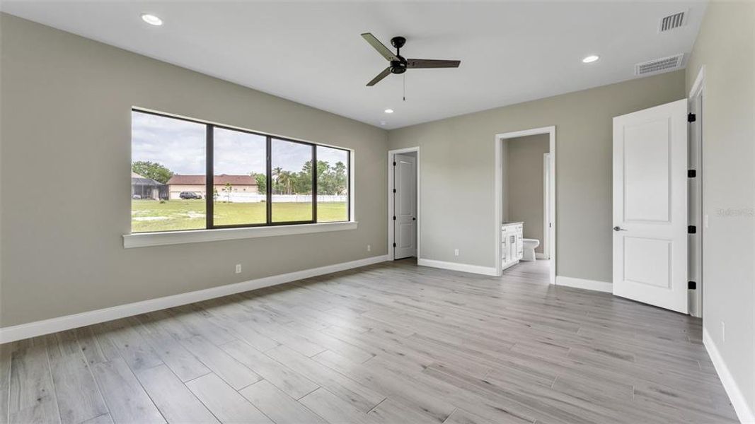 Spacious, unfurnished interior of a new home in , Lakeland (Image 47).