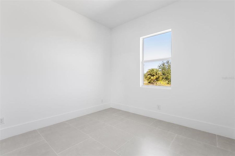 Spacious, unfurnished interior of a new home in , Lehigh Acres (Image 25).