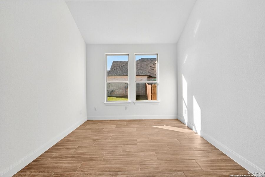 Spacious, unfurnished interior of a new home in Preserve at Annabelle Ranch, San Antonio (Image 26).
