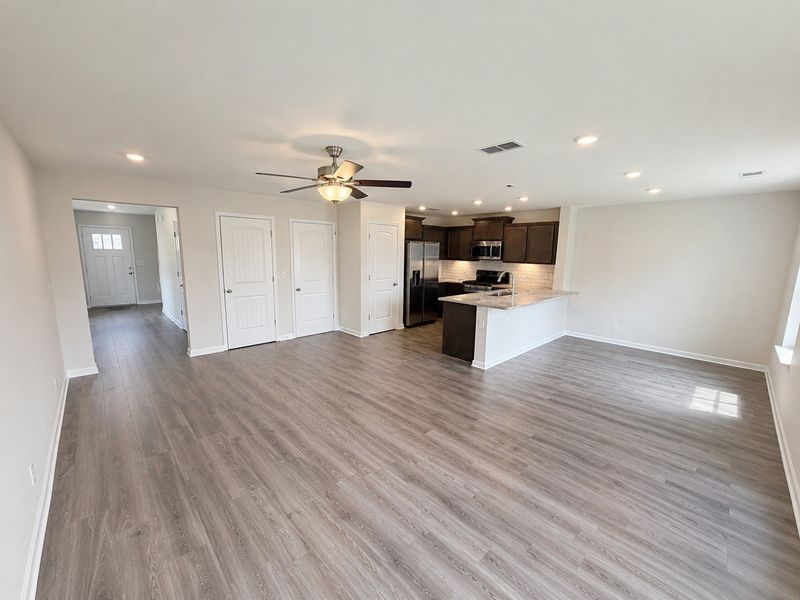 Spacious, unfurnished interior of a new home in Salem Landing, Rockvale (Image 9).