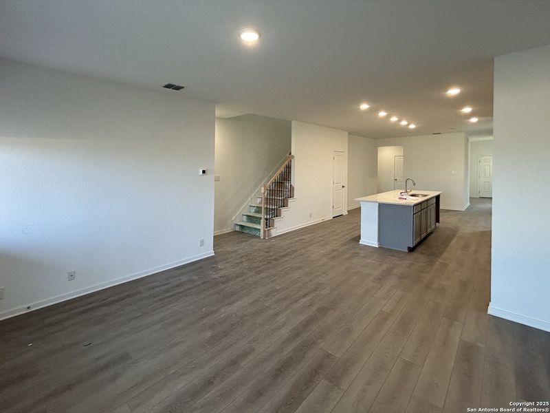Spacious, unfurnished interior of a new home in Meadows at Hennersby Hollow 40's, San Antonio (Image 15). Spacious, unfurnished interior of a new home in Meadows at Hennersby Hollow 40's, San Antonio (Image 15).