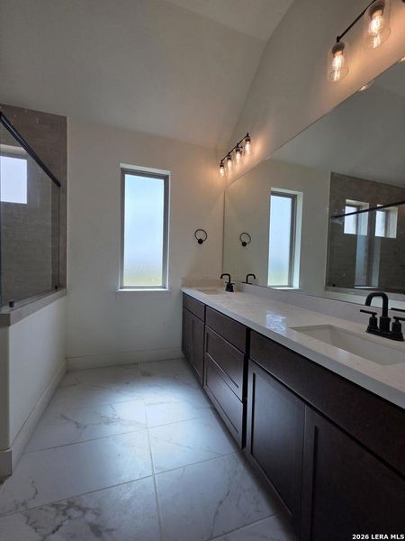 Furnished interior view inside a new home in Haby Hill 50s, San Antonio (Image 5).