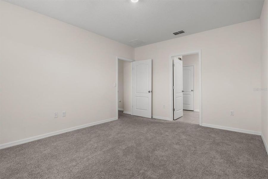Spacious, unfurnished interior of a new home in Cypress Park Estates, Haines City (Image 23).