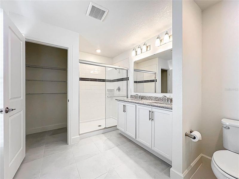 MASTER BATHROOM SUITE