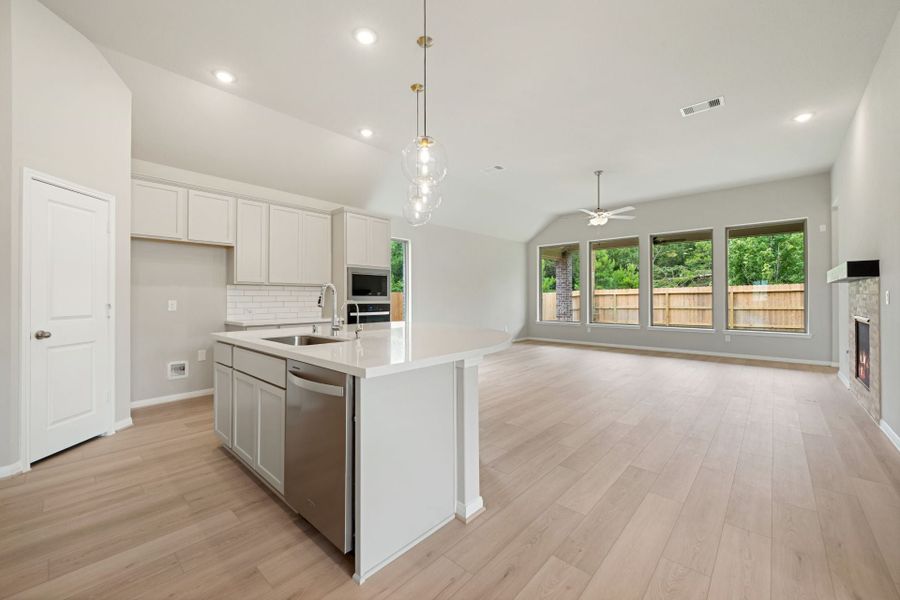 4br New Home in Magnolia, TX.  - Slide 15