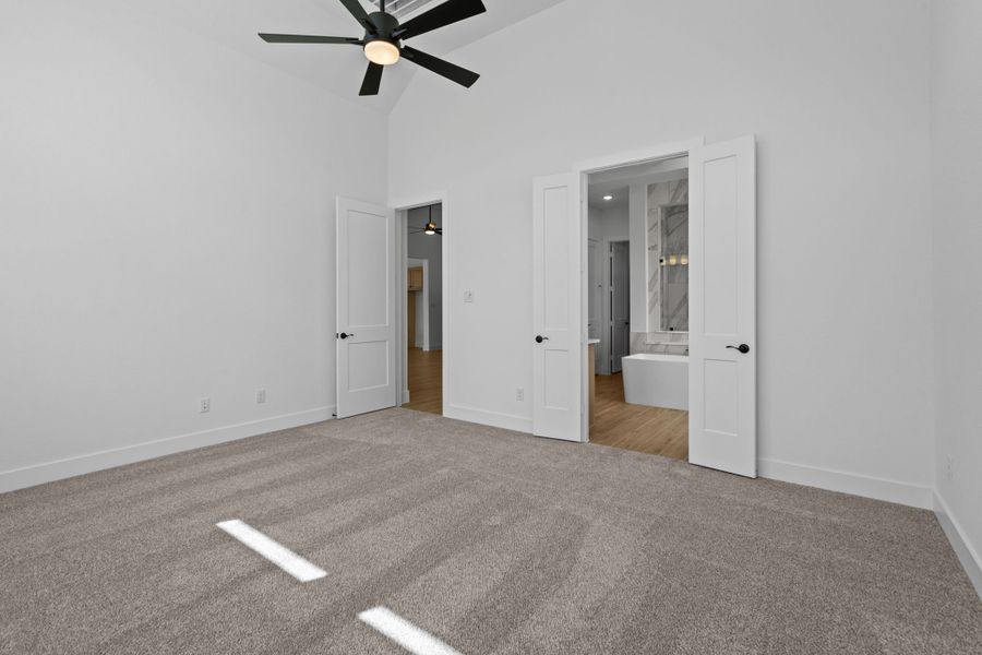 Spacious, unfurnished interior of a new home in Fulshear Lakes, Fulshear (Image 74). Spacious, unfurnished interior of a new home in Fulshear Lakes, Fulshear (Image 74).