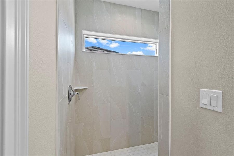 Upstairs Bath Shower Area (Bath 3)