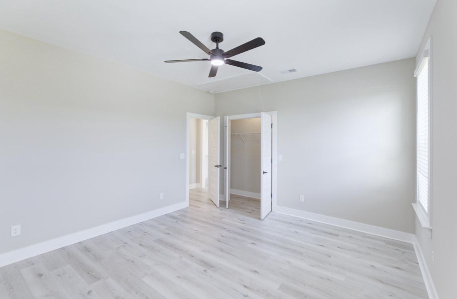 Spacious, unfurnished interior of a new home in , Summerville (Image 21).