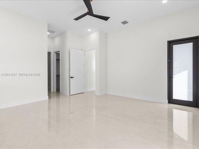 Spacious, unfurnished interior of a new home in , Port St. Lucie (Image 23).