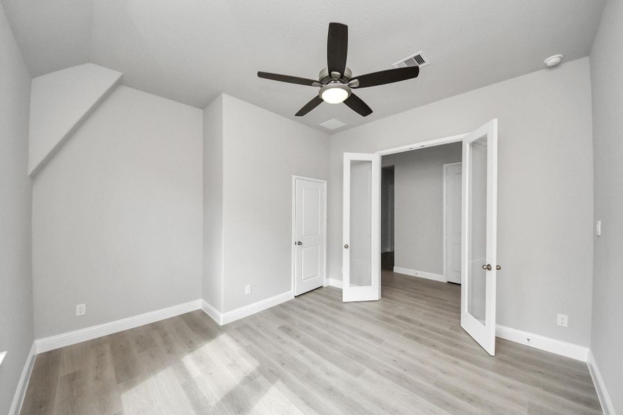 Spacious, unfurnished interior of a new home in Bridgeland: Heritage Collection, Cypress (Image 9). Spacious, unfurnished interior of a new home in Bridgeland: Heritage Collection, Cypress (Image 9).