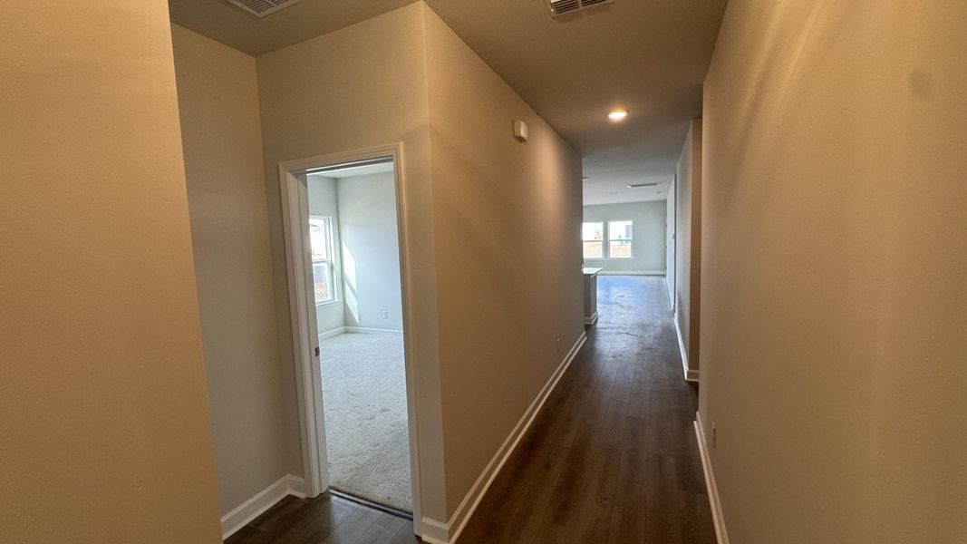 Spacious, unfurnished interior of a new home in , Summerville (Image 20).