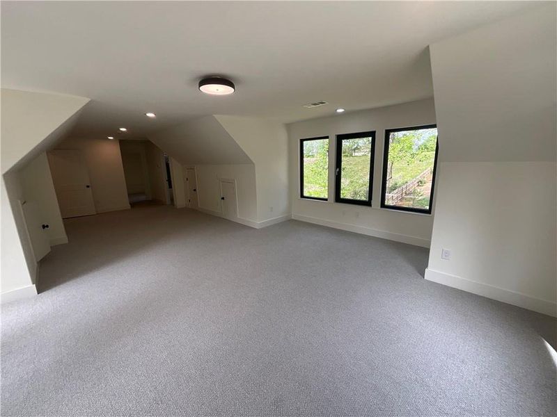 Spacious, unfurnished interior of a new home in , Lawrenceville (Image 23).