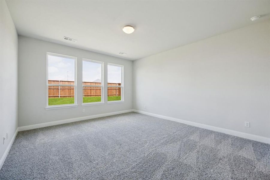 Spacious, unfurnished interior of a new home in Santorini, Seagoville (Image 14).