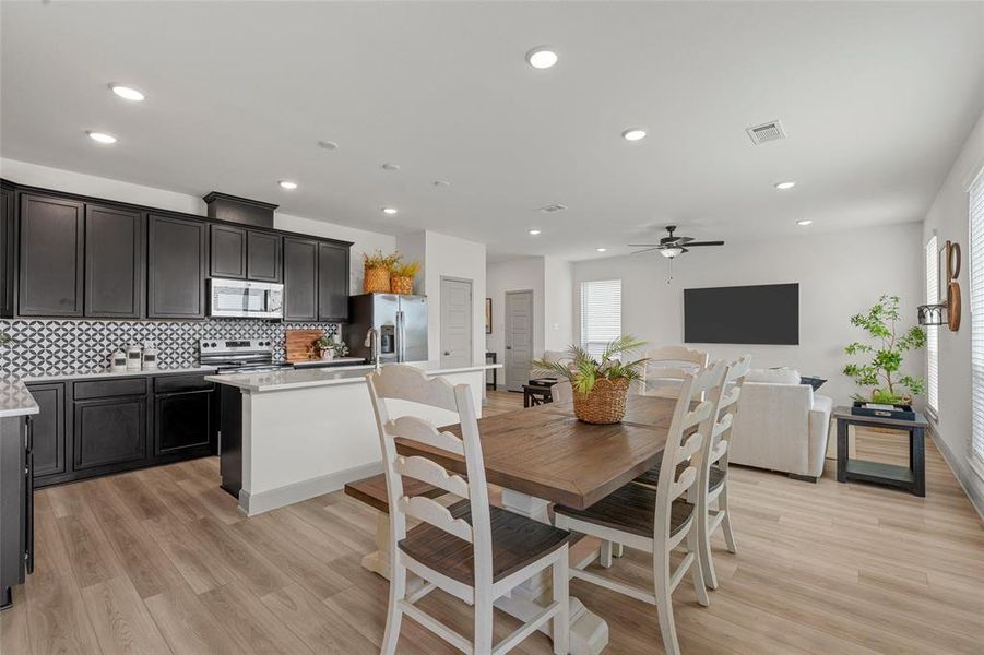 Furnished interior view inside a new home in , Waco (Image 33). Furnished interior view inside a new home in , Waco (Image 33).