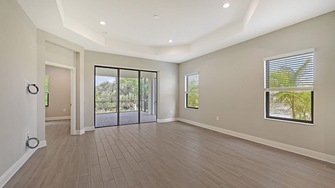 Spacious, unfurnished interior of a new home in Boca Royale Golf and Country Club at Wellen Park, Englewood (Image 18).
