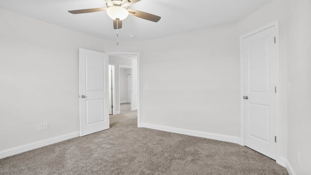Spacious, unfurnished interior of a new home in Edgewood Estates, Greenville (Image 30).