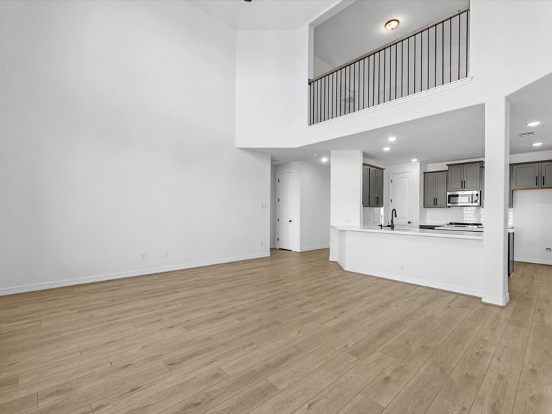 Spacious, unfurnished interior of a new home in Brookewater, Rosenberg (Image 16).