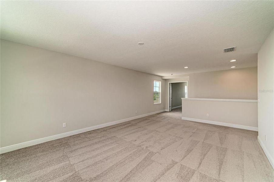 Spacious, unfurnished interior of a new home in Mirada, San Antonio (Image 24).