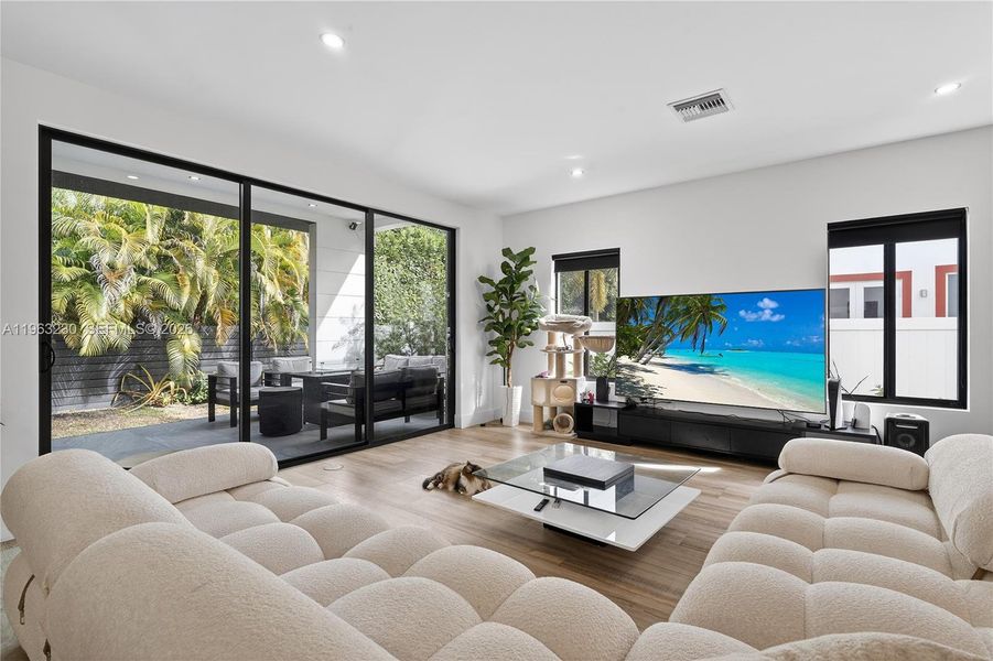 Community amenities in , Fort Lauderdale (Image 45). Community amenities in , Fort Lauderdale (Image 45).