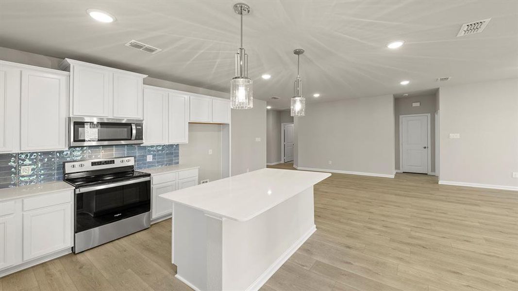 10. 2544 Three Bars - Kitchen (3) 10. 2544 Three Bars - Kitchen (3)