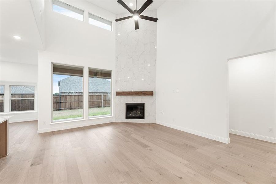 Spacious, unfurnished interior of a new home in Willow Wood, McKinney (Image 20).