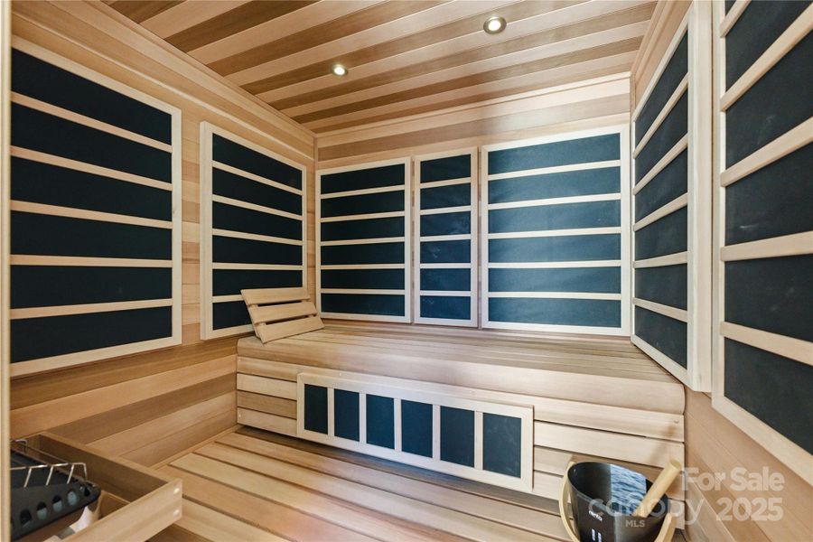 Community amenities in , Matthews (Image 44).